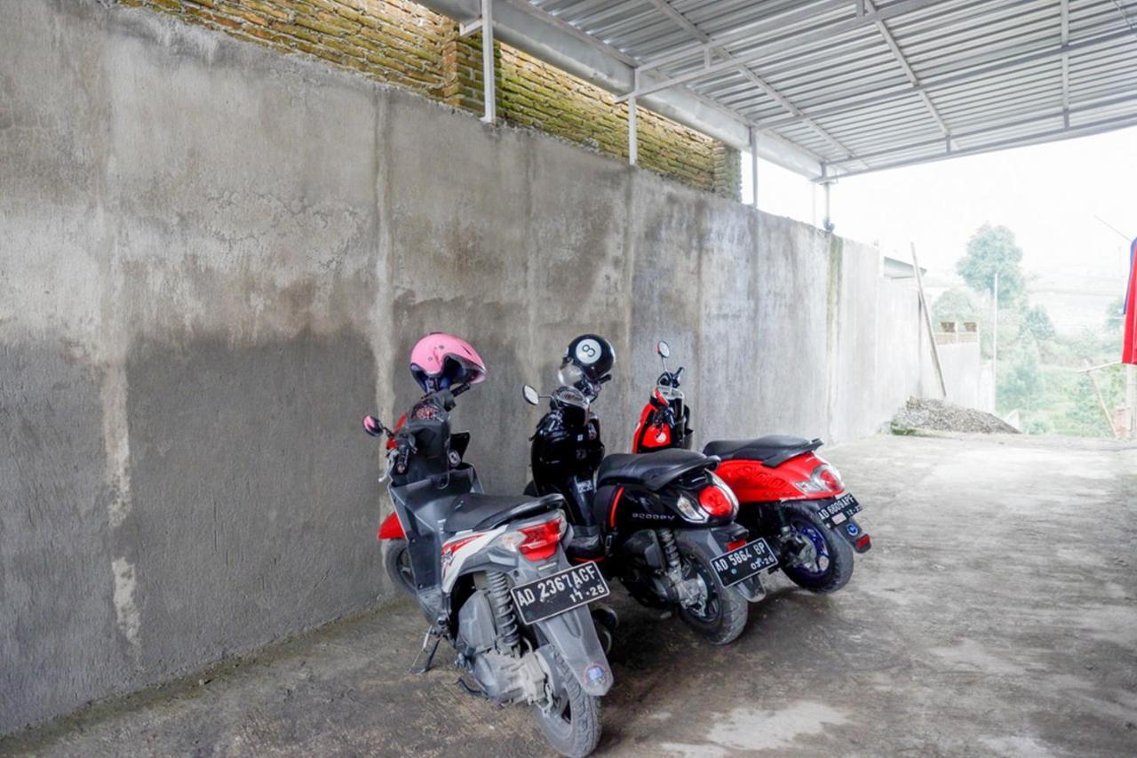Reddoorz Near Candi Cetho Karanganyar Karanganyar  Exterior photo